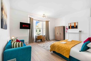 Iron/ironing board, bed sheets