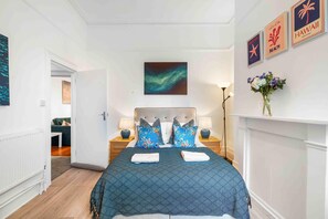 Iron/ironing board, free WiFi, bed sheets