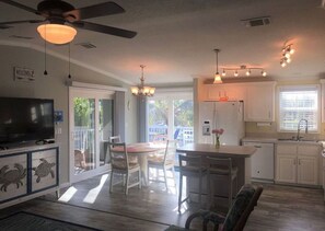 Interior - Waterfront Gulf Access-Private Dock & Pier. Near beach. See Dolphins daily! (Saint James City)