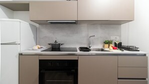 Fridge, microwave, oven, stovetop - Italianway Easy - Stelvio 53 (Milan)