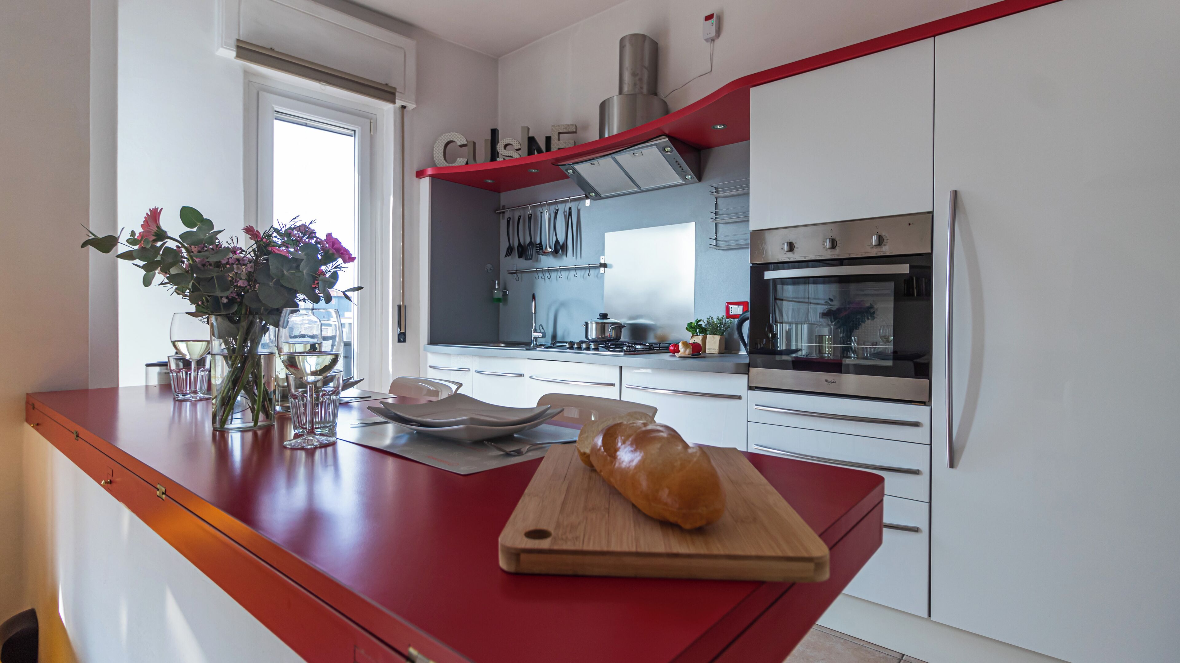 Frigorifero, forno, piano cottura, lavastoviglie