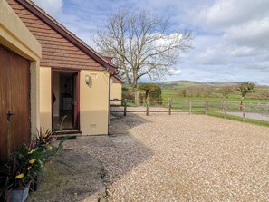 Property grounds - Court House Farmhouse (Bridport)