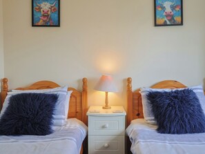 5 bedrooms, individually decorated, individually furnished, free WiFi - Court House Farmhouse (Bridport)