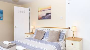 5 bedrooms, individually decorated, individually furnished, free WiFi