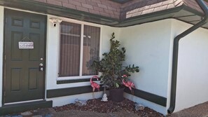 Exterior detail - Tropical Paradise VRBO 3 min to hwd beach. (Hollywood)