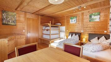 2 bedrooms, WiFi, bed sheets, wheelchair access