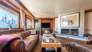 TV, fireplace - Chalet Fenice by My Villa Collection (Cortina d'Ampezzo)