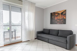 Appartamento Basic, balcone | Area soggiorno
