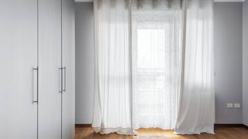 Appartamento Basic, balcone | Ferro/asse da stiro, Wi-Fi gratuito