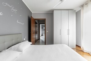 Basic-Apartment, Balkon | Bügeleisen/Bügelbrett, kostenloses WLAN