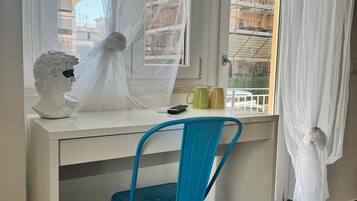 Quarto casal ou duplo básico, sacada