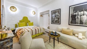 Luxury Room, Patio, Pool View | Laptop workspace, iron/ironing board, free WiFi - Riad Dar Lghizlane (Marrakech)