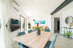 Dining - Es Tamarells, Seashore House (Alcúdia)