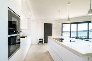 Fridge, microwave, oven, stovetop - Es Tamarells, Seashore House (Alcúdia)