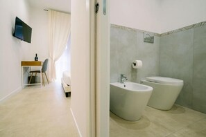 3 bedrooms, in-room safe, iron/ironing board, free WiFi - 4 Seasons Guest House Roma Trastevere (Roma)