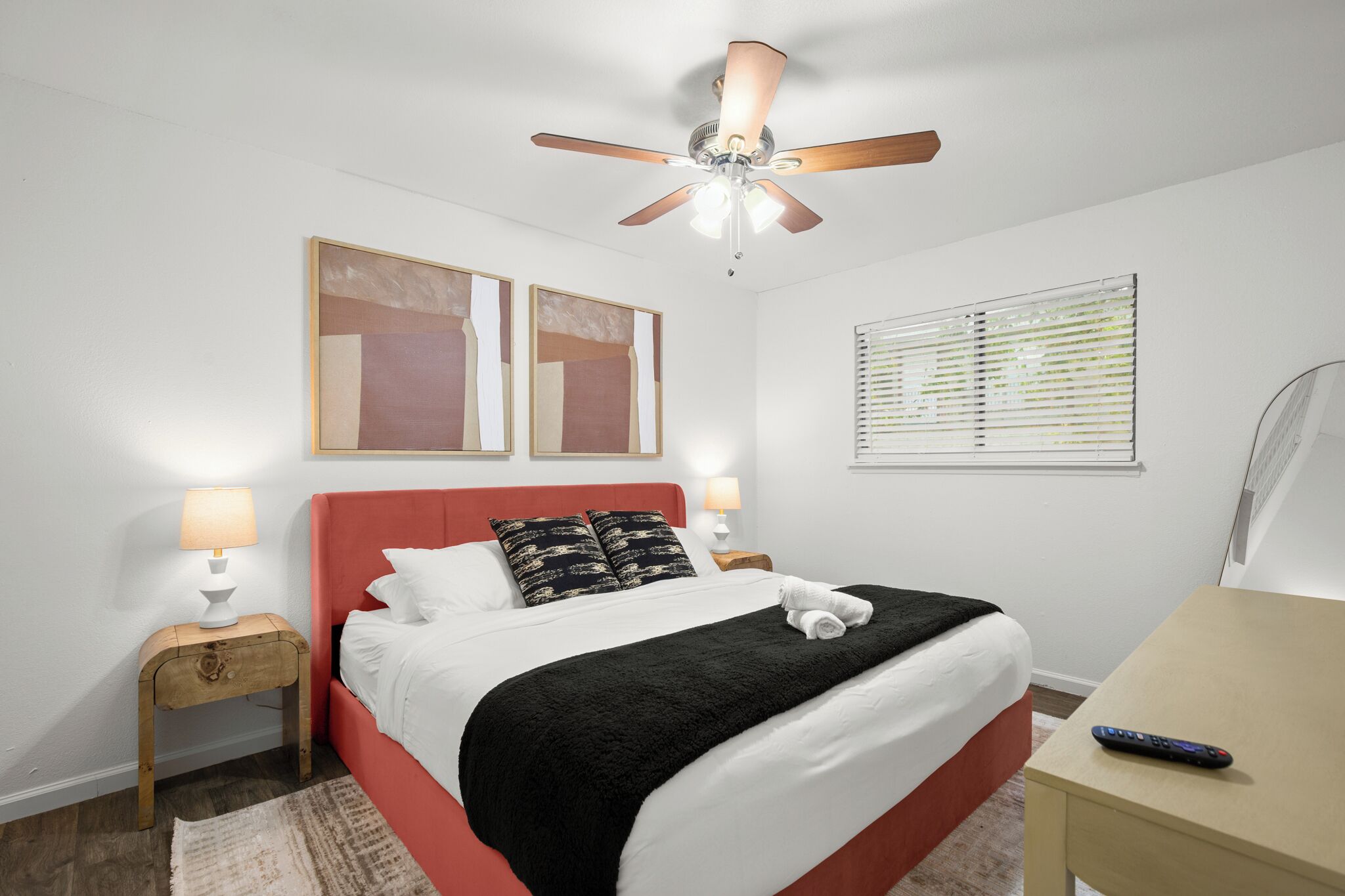 2 bedrooms, desk, iron/ironing board, free WiFi