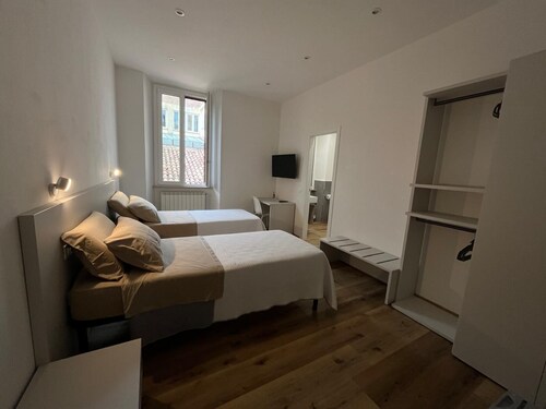 Pertichetti Living room rentals