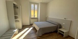 1 chambre, bureau, Wi-Fi gratuit, draps fournis