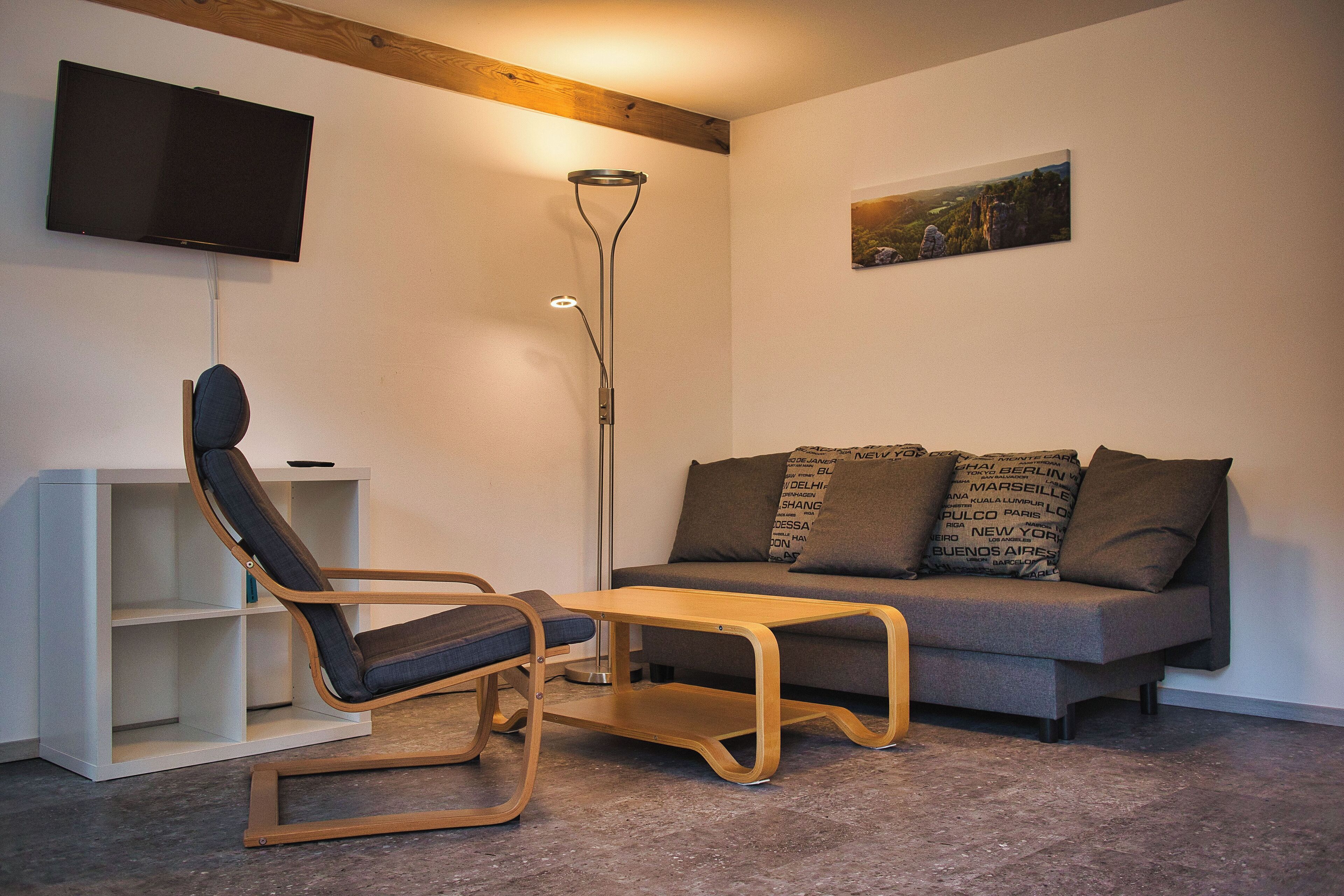 Maison, vue montagne | Coin séjour | Télévision