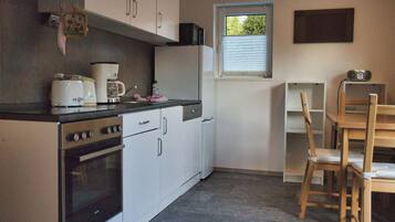 House, Mountain View | Living area | TV