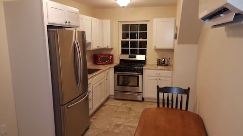 Nice Loft apartment with air conditioning in beautiful Great Falls Montana.