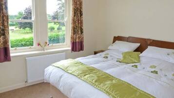 3 habitaciones, decoración personalizada y muebles diferentes