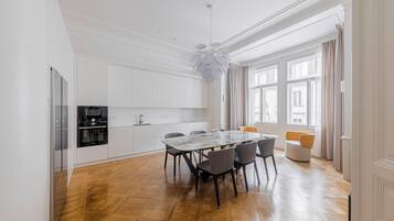 Luxury Apartment, 2 Bedrooms, City View | Interior