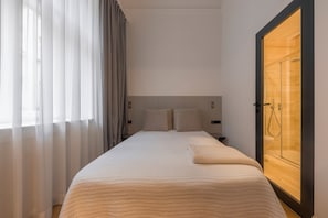 Luxe appartement, 2 slaapkamers, uitzicht op stad | Lakens van Egyptisch katoen, luxe beddengoed, pillowtop-bedden