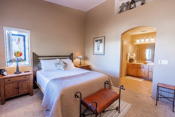 Schreibtisch, Bügeleisen/Bügelbrett, kostenloses WLAN, Bettwäsche