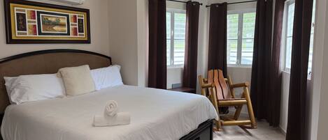 3 slaapkamers, een kluis op de kamer, een strijkplank/strijkijzer