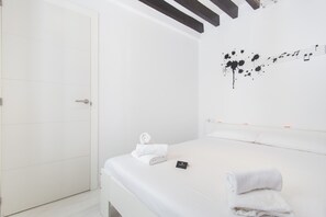 2 bedrooms, bed sheets