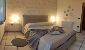 Bügeleisen/Bügelbrett, WLAN, Bettwäsche