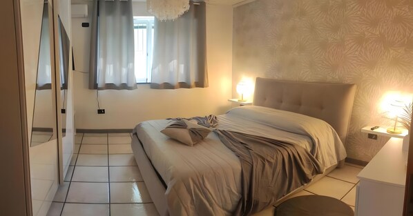 Bügeleisen/Bügelbrett, WLAN, Bettwäsche