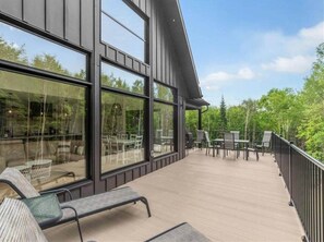 Outdoor dining - Hôtel à la maison - Chalet Yasumi (Petite-Rivière-Saint-François)