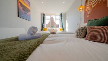 3 bedrooms, iron/ironing board, WiFi, bed sheets