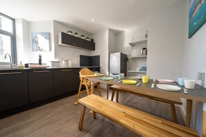 Dining - The Sprinkle Pad • 3BR Luxury Family Retreat (Bournemouth)