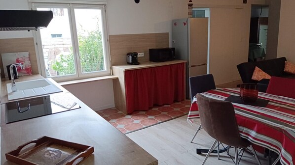 Bouilloire électrique, grille-pain