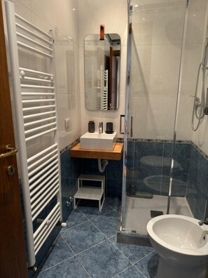 Shower, free toiletries, hair dryer, bidet - Cà Del Campo Venice (Venezia)