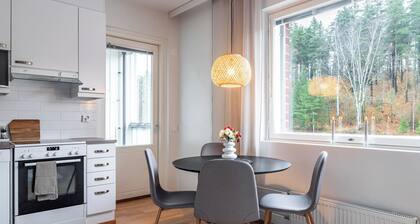 1BR Apt with Sauna - Balcony - Parking