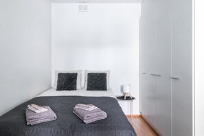 舒適開放式客房, 陽台, 庭園景觀 | 遮光布/窗簾、免費無線上網、床單