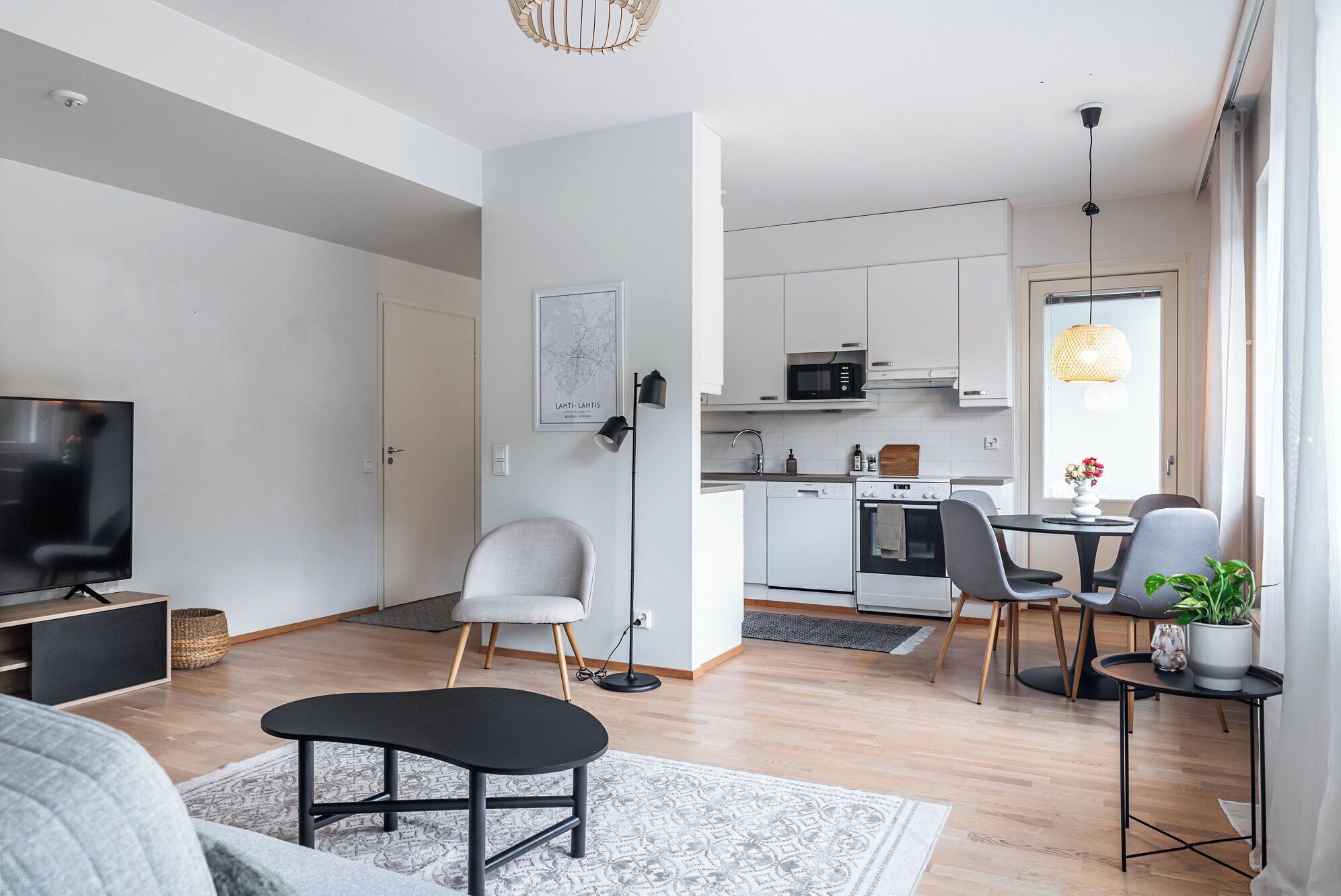 Leilighet – comfort, balkong | Oppholdsområde