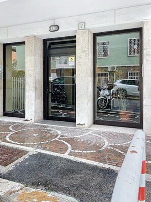 Exterior detail - Villa Carpegna House 10 Minutes from Vatican (Roma)