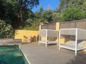 Piscine extérieure (ouverte en saison)