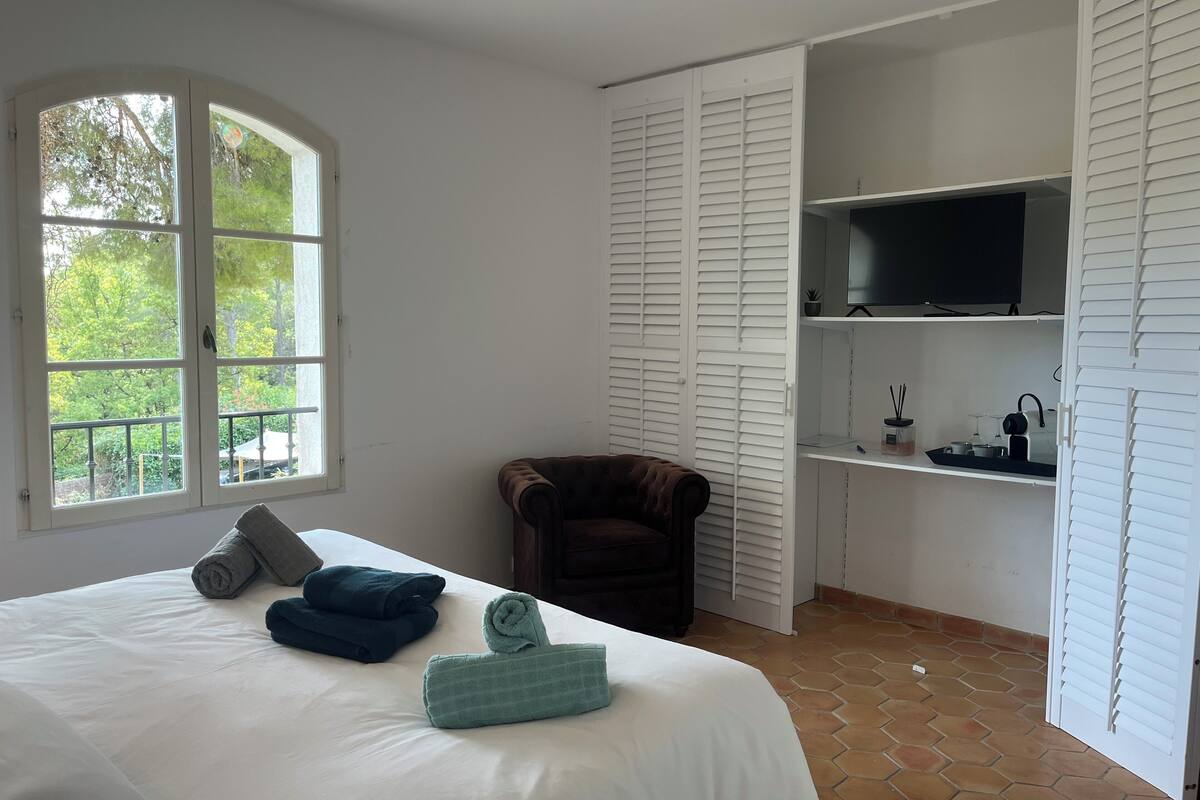 Chambre Double Deluxe, climatisation, vue montagne | Wi-Fi gratuit, draps fournis