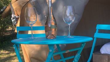 Tente | Literie hypoallergénique, Wi-Fi gratuit, draps fournis