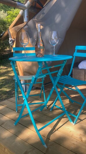 基本帳篷 | 防敏寢具、免費 Wi-Fi、床單