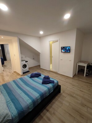 Bügeleisen/Bügelbrett, WLAN, Bettwäsche