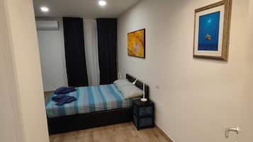 BĂŒgeleisen/BĂŒgelbrett, WLAN, BettwĂ€sche