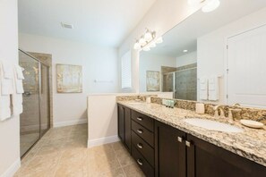 Hair dryer, towels, soap, toilet paper - Luxury 9BR Villa Near Disney  Private Pool, Spa & Game Room (Kissimmee)