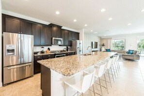 Private kitchen - Luxury 9BR Villa Near Disney  Private Pool, Spa & Game Room (Kissimmee)
